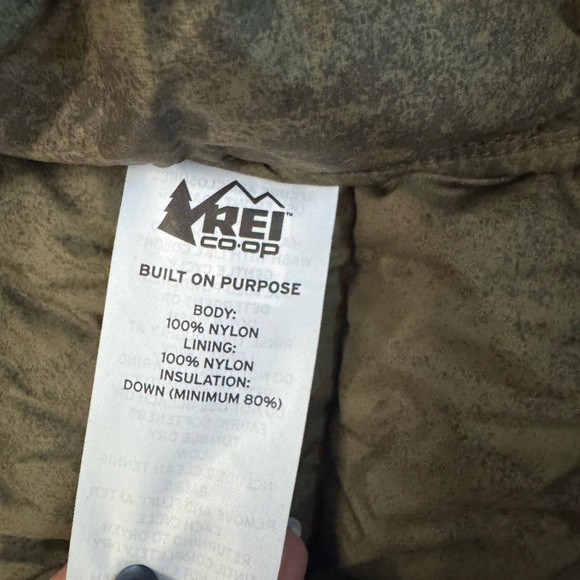REI Co-Op XL Black Down Puffer Vest Nylon Packable Quiet Luxury Gorpcore Travel - Picture 7 of 8
